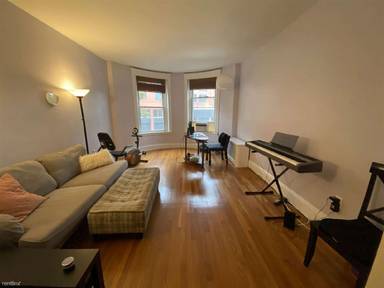 Main picture of 182 Saint Paul St