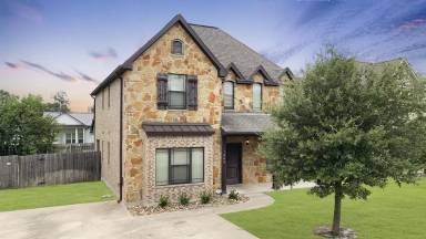 Main picture of 1006 Welsh Ave