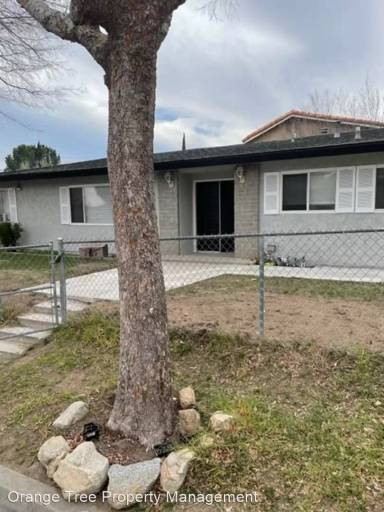 Main picture of 4792 Leroy St