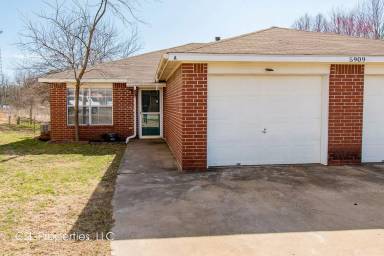 Main picture of 5909 Samantha St