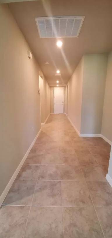 Main picture of 841 Cambridge Dr