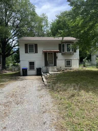 Main picture of 924 SW Watson Ave