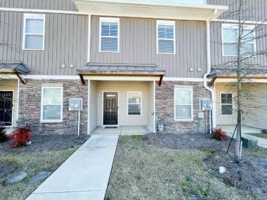 Main picture of 6 Grayson Grove Ct