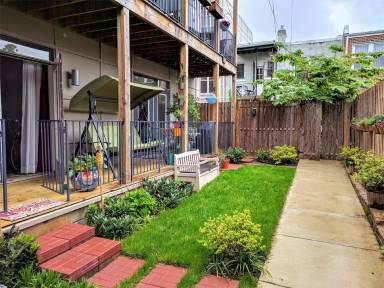 Main picture of 610 Newton Pl NW