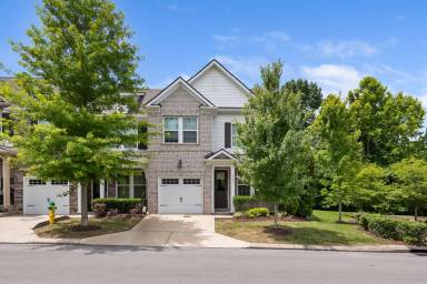 Main picture of 1023 Livingstone Ln
