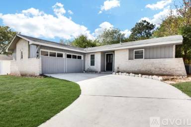 Main picture of 7011 Forest Crst N