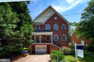 Main picture of 1515 N George Mason Dr