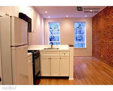 Main picture of 235 E 81st St