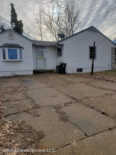 Main picture of 10336 Renfrew Dr