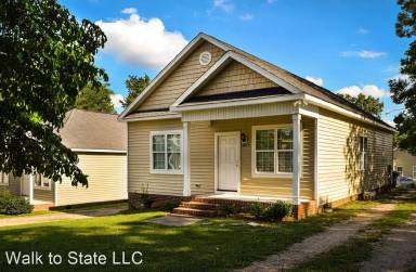 Main picture of 3913 Jackson St