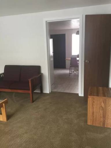 Main picture of 715 E Hansen Ave