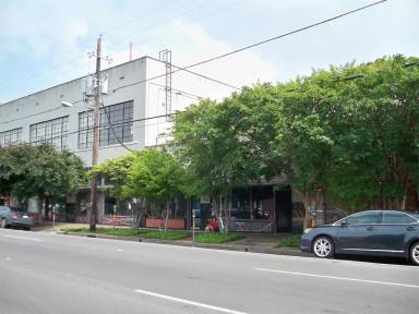 Main picture of 3026 Commerce St