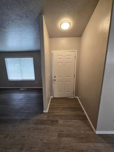 Main picture of 662 S Sunrise Dr