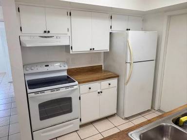 Main picture of 729 SW 39th St
