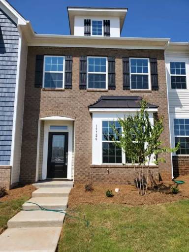 Main picture of 15720 Country House St