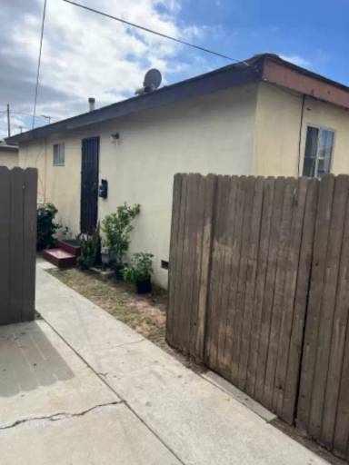 Main picture of 1624 W 219th St