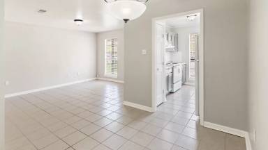 Main picture of 7024 Meadow Park Ave