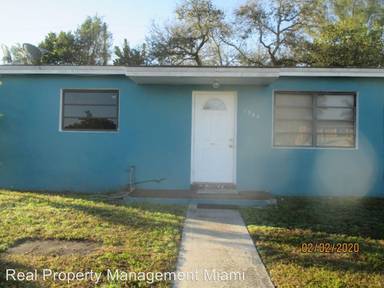 Main picture of 3520 NW 208th St