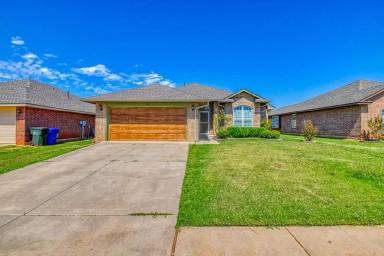 Main picture of 329 Tecumseh Meadows Dr