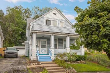 Main picture of 3262 W 122nd St