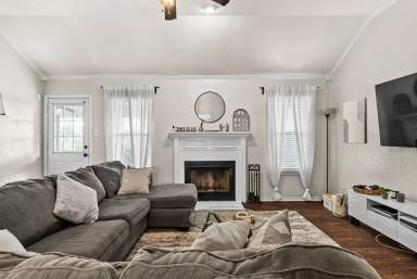 Main picture of 705 James Loop