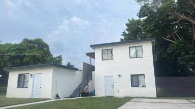 Main picture of 1131 NW 51st St