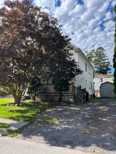 Main picture of 168 Market St