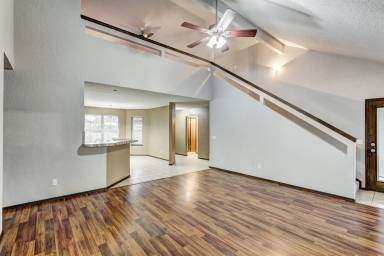 Main picture of 1005 Glacier Ln
