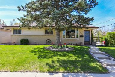 Main picture of 7023 W Morgan Ave