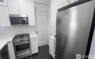 Main picture of 156 E 37th St