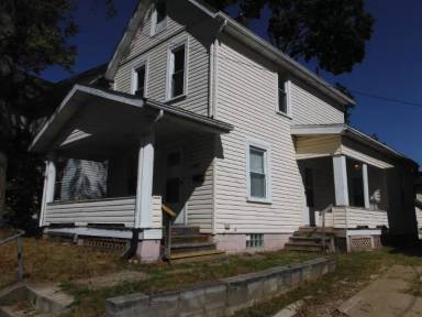 Main picture of 1418 Woodland Ave NW