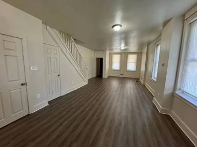 Main picture of 1001 W 7th St