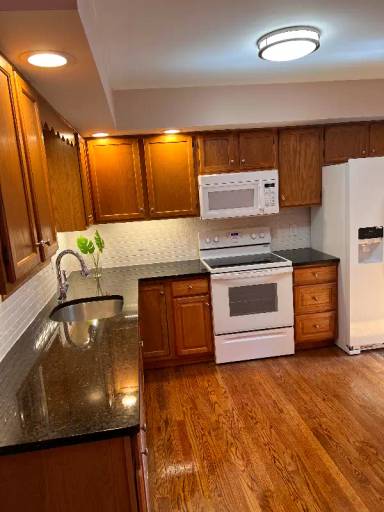 Main picture of 1OO Prairie Ln