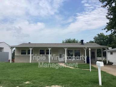 Main picture of 563 Apex Dr