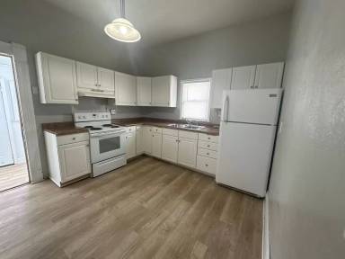 Main picture of 1410 W Jackson St