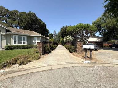 Main picture of 1250 Petersen Ct