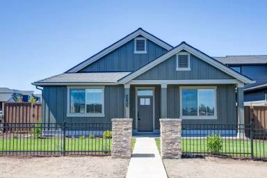 Main picture of 3741 NE Petrosa Ave