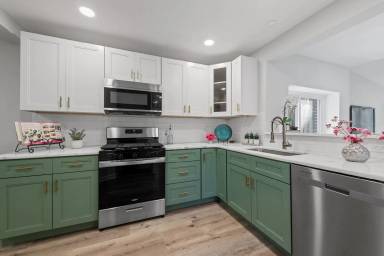 Main picture of 706 Moredon Rd