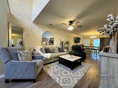 Main picture of 1095 Harvester Cir