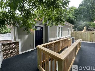Main picture of 265 Glade St