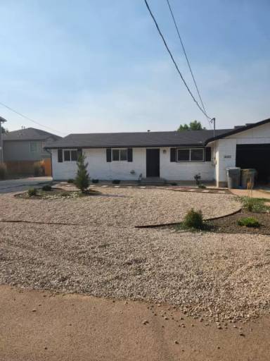 Main picture of 10127 W Eshelman St