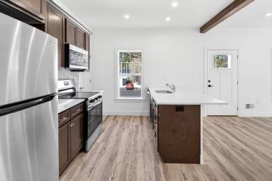 Main picture of 3407 Carman Rd