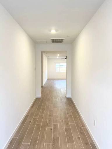 Main picture of 6590 E Krum Ave