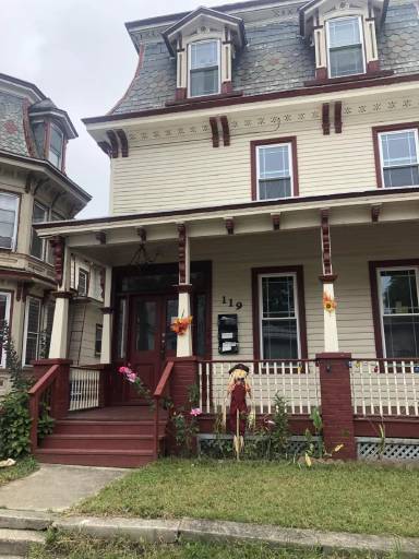 Main picture of 119 N Pearl St