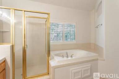 Main picture of 233 W Kelly Ave