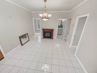 Main picture of 25 Ware St