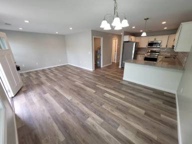 Main picture of 242 Longwood Ln