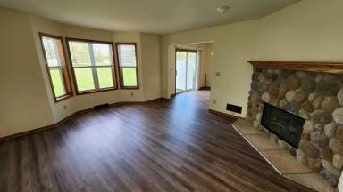 Main picture of W2538 Roosevelt Rd