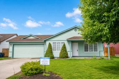 Main picture of 2505 NE 7th Ln