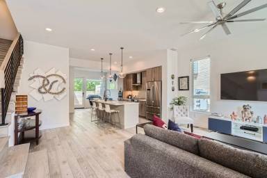 Main picture of 3111 Bluff St